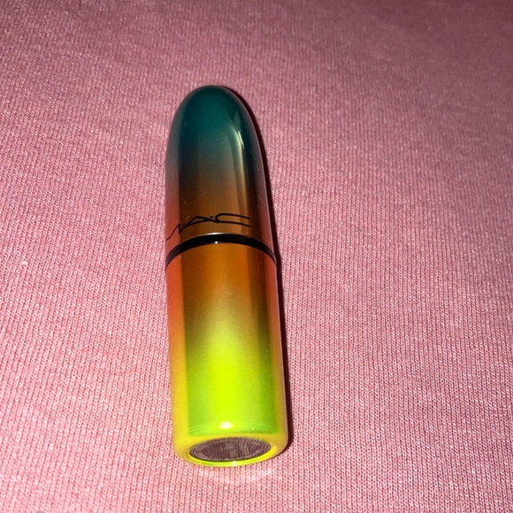 MAC Lipstick - Picture 2 of 4